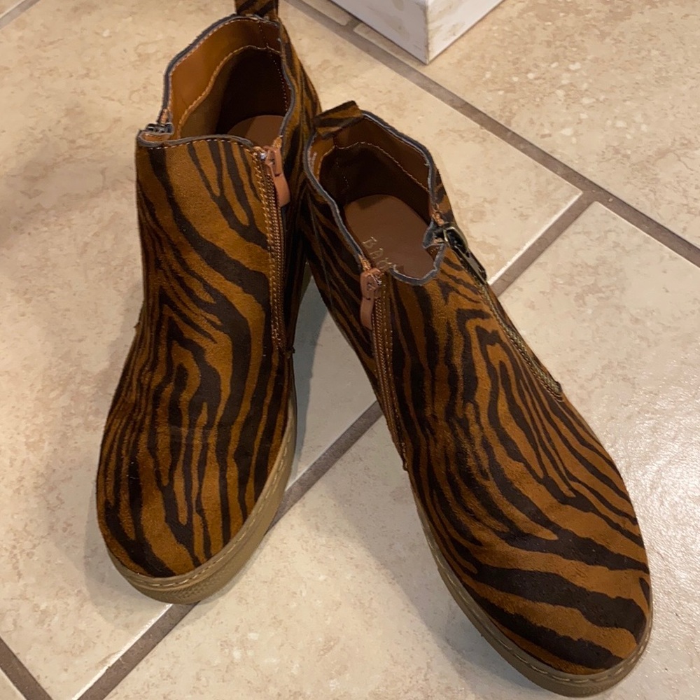 Bamboo Wedge Booties